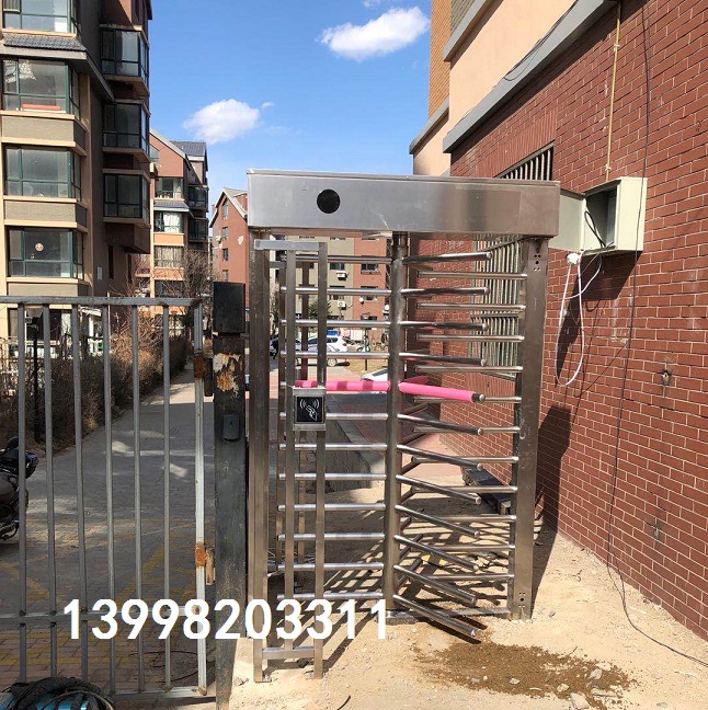 沈陽(yáng)渾南小區(qū)轉(zhuǎn)閘防尾隨門(mén)門(mén)禁系統(tǒng)