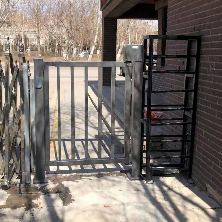 沈陽(yáng)某學(xué)校職工進(jìn)出口自動(dòng)?xùn)艡谛腥碎T