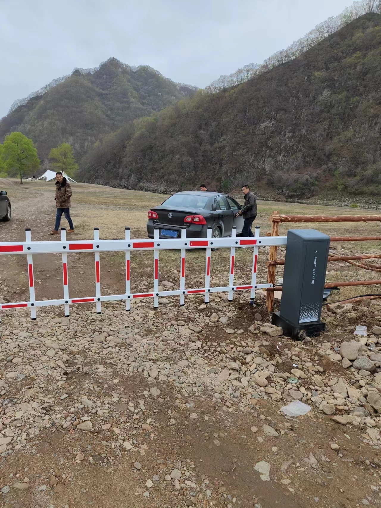 寬甸滿(mǎn)兮宿營(yíng)基地安裝道閘系統(tǒng)13998203311